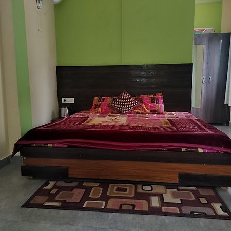Tree Valley Homestay Chail Exteriér fotografie