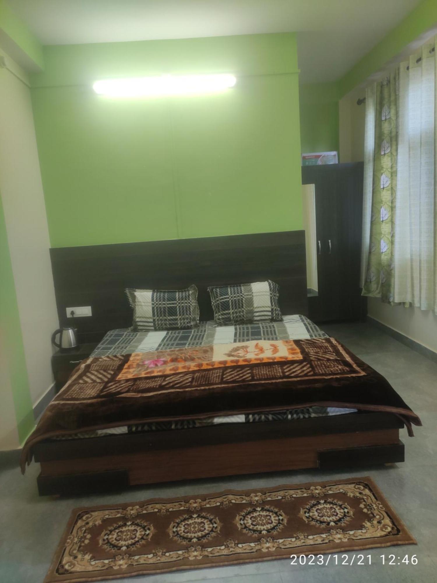 Tree Valley Homestay Chail Exteriér fotografie