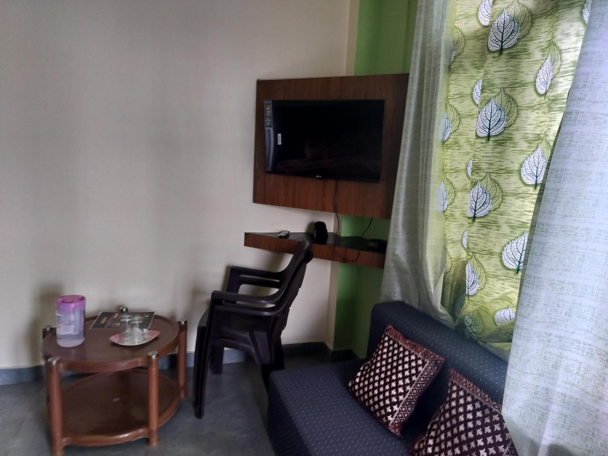 Tree Valley Homestay Chail Exteriér fotografie