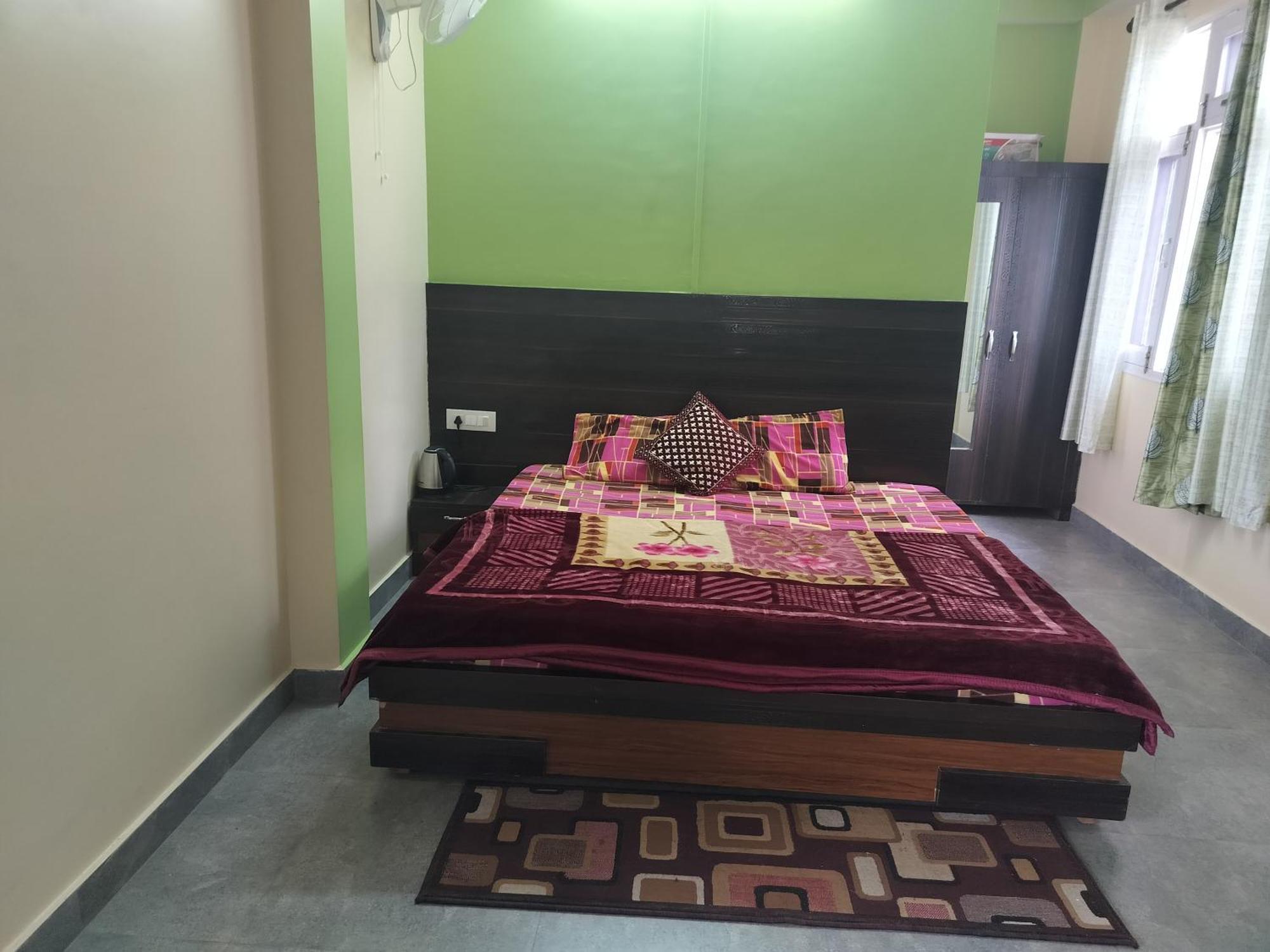 Tree Valley Homestay Chail Exteriér fotografie